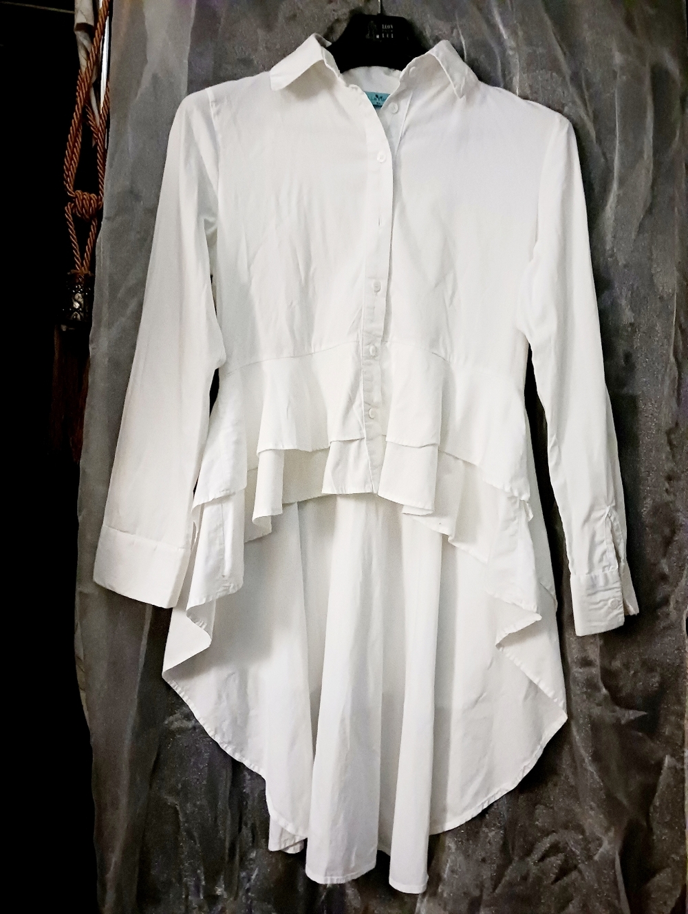 Bella D. Teal Brand Label Top